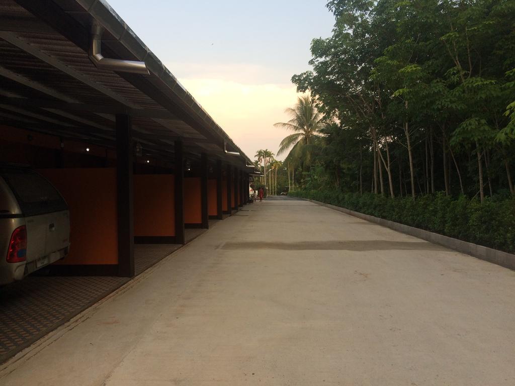 Happy Resort Phang Nga Natai Beach Exterior foto